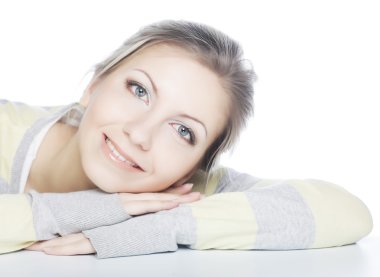 güzel bir genç kadın yüzü.