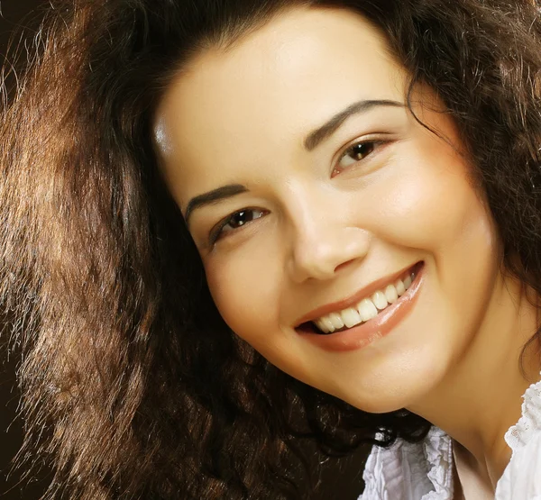 Retrato de Beleza. Cabelo encaracolado — Fotografia de Stock