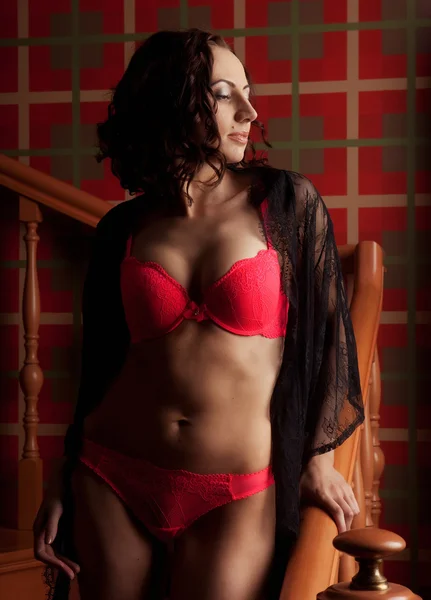 Jovem sensual mulher vestindo lingerie — Fotografia de Stock