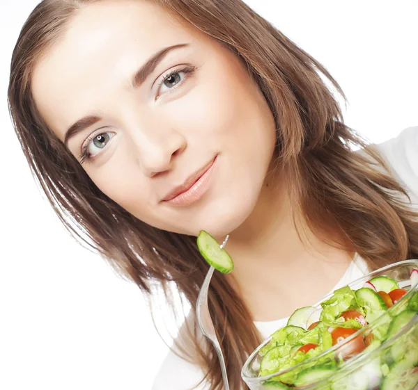 幸せな女性はサラダを食べる — ストック写真
