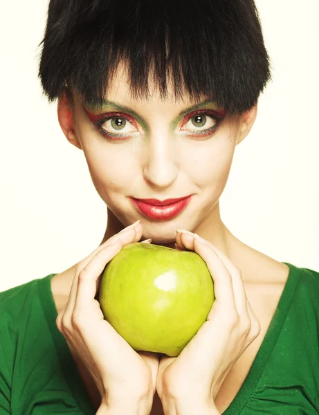 Mulher bonito segurando maçã verde — Fotografia de Stock