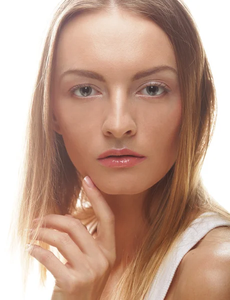 Jonge lachende vrouw met een gezonde huid — Stockfoto