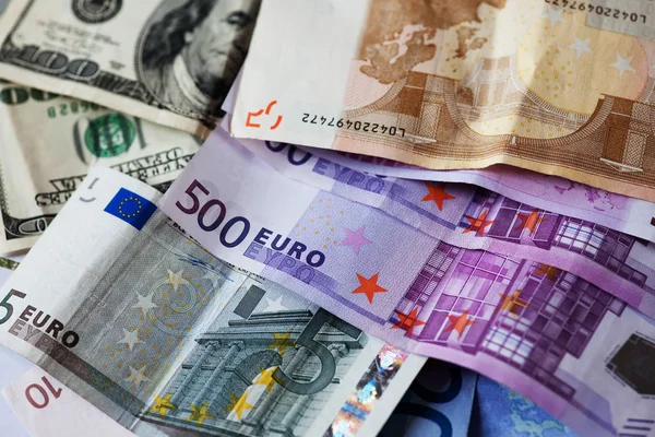 Dollar en euro biljetten. — Stockfoto