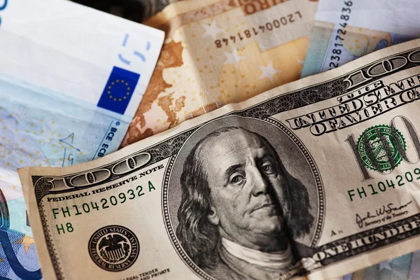 Dollar et billets en euros . — Photo