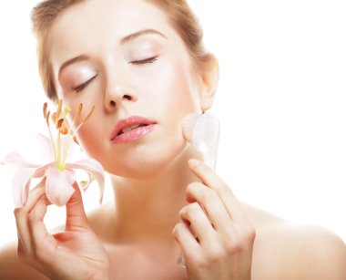 krem kavanoz tutan güzel spa kız