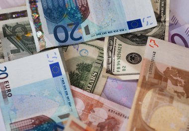 dolar ve euro notları.