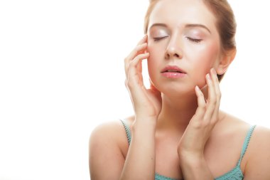 Temiz tenli güzel bir genç kız.