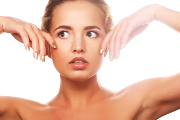 Jonge lachende vrouw met een gezonde huid — Stockfoto