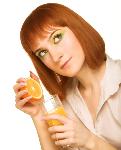 Nő ivás narancslé közelről — Stock Fotó