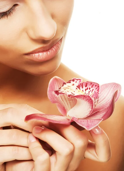 SPA mujer feliz con flor — Foto de Stock