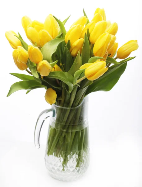Bouquet de tulipes jaunes dans un vase — Photo