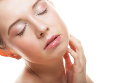 güzel kadının yüzü temiz bir cilt