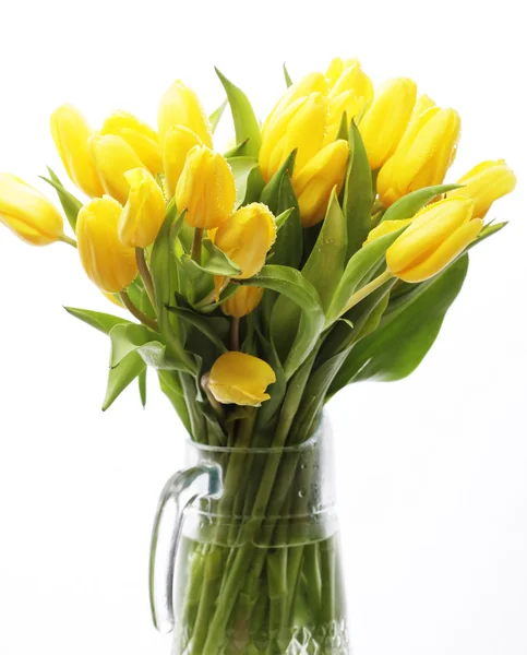 Bouquet de tulipes jaunes dans un vase — Photo