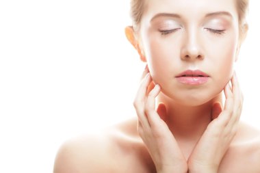güzel kadının yüzü temiz bir cilt