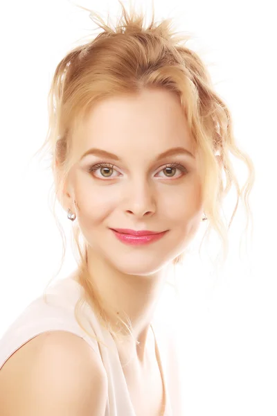 Gyönyörű fiatal nő mosolyog — Stock Fotó