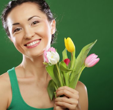 Asyalı kızla mutlu: Lale