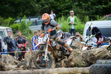 yarışmalar çalıştırmak için zor Enduro yer yok 