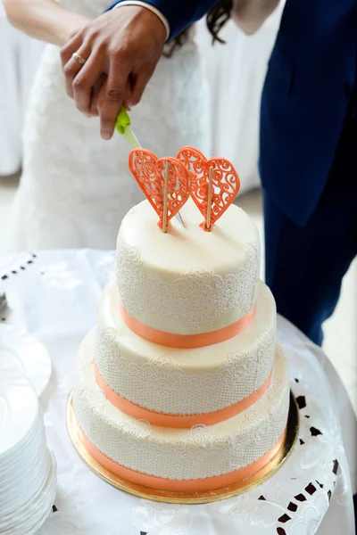Bolo de casamento para convidados em uma festa de casamento das bagas — Fotografia de Stock