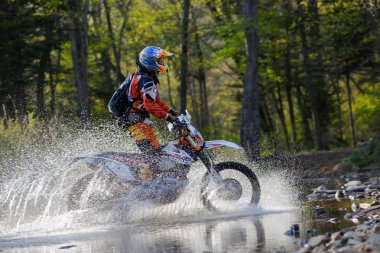 enduro off-road'a benziyor beş günlük yarış Rus Rallisi'nde 2014