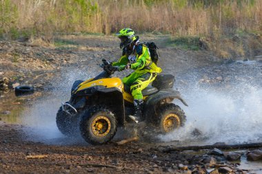 enduro off-road'a benziyor beş günlük yarış Rus Rallisi'nde 2014