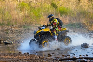 enduro off-road'a benziyor beş günlük yarış Rus Rallisi'nde 2014