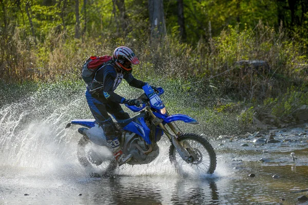 Enduro terrängförhållanden i fem dagars race ryska rally 2014 — Stockfoto