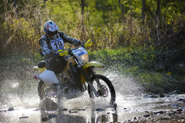 Enduro-Geländewagen bei fünftägigem Rennen der russischen Rallye 2014 — Stockfoto