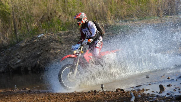 Enduro-Geländewagen bei fünftägigem Rennen der russischen Rallye 2014 — Stockfoto