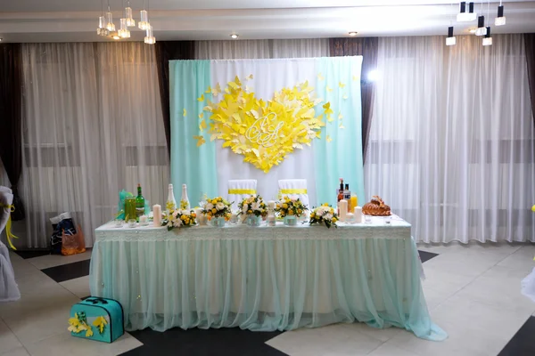 Kép elintézés-on egy luxus esküvői terem táblák — Stock Fotó