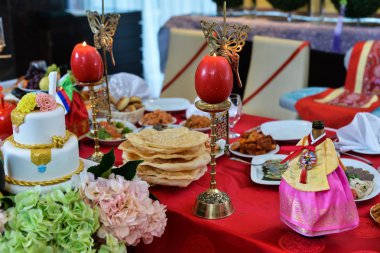 Koreli çocuk bir yıl masa dekorasyonu