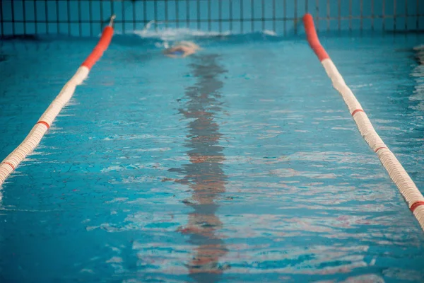 Start und Bahn des Schwimmbades — Stockfoto