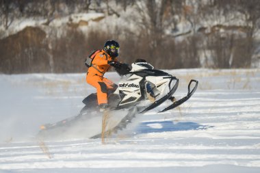 kar kış dağ adamı