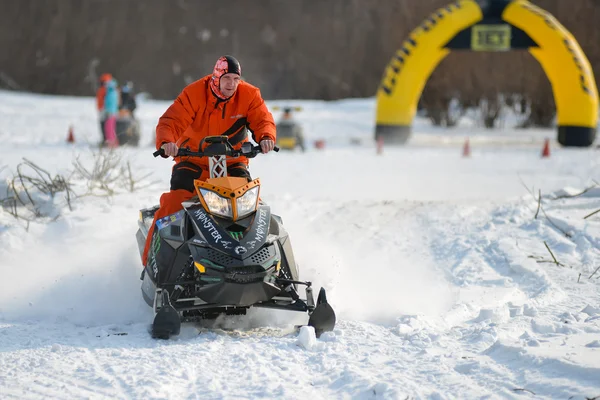 Motoslitte nella gara invernale sprint 2014 — Foto Stock