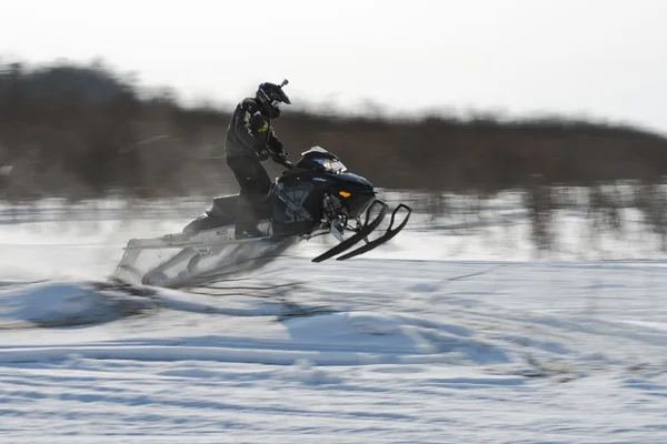 Snowmobiles in the competition winter sprint 2014 — Stock Photo, Image