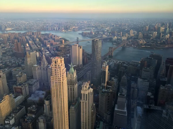 Vista su Manhattan e Brooklyn Bridge, NYC, USA . — Foto Stock