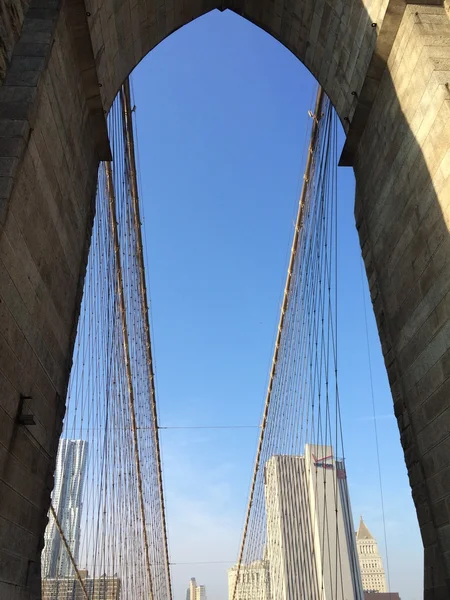 Célèbre Brooklyn Bridge à New York, États-Unis . — Photo