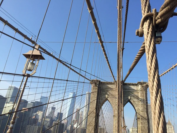 Manhattan view from Brooklyn Bridge, NYC, USA. — Stock Photo, Image