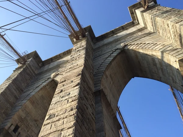 Бруклинский мост в Нью-Йорке, США — стоковое фото