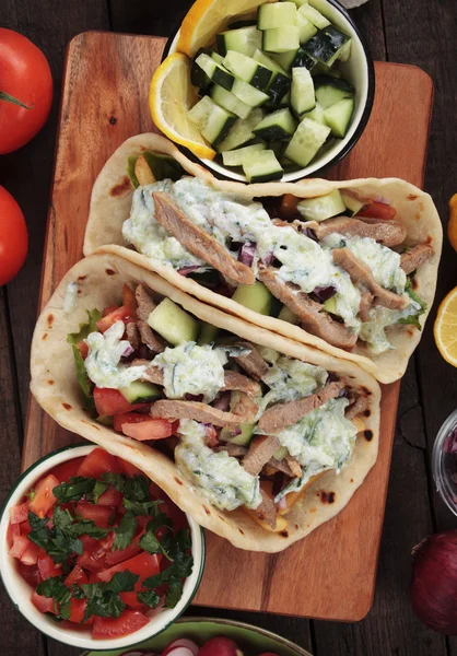 Doner kebab, sanduíche embrulhado turco — Fotografia de Stock