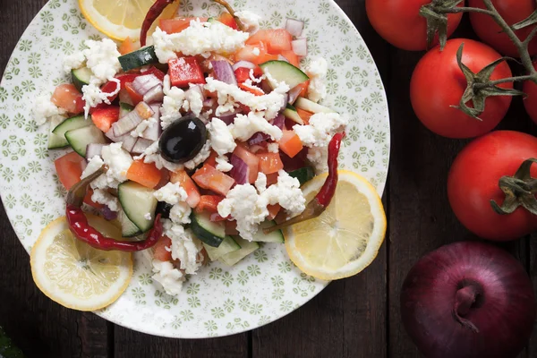 Peynir ve sebze salatası — Stok fotoğraf