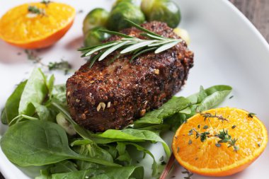 Baharatlı biber biftek