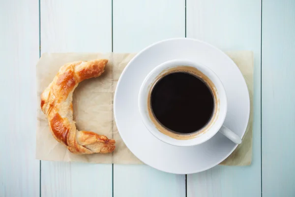 Coffee and croissant — Stock Photo, Image
