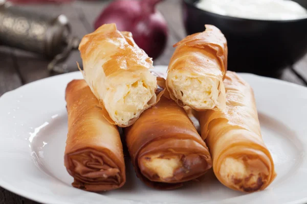 Phyllo degen ost rullar — Stockfoto