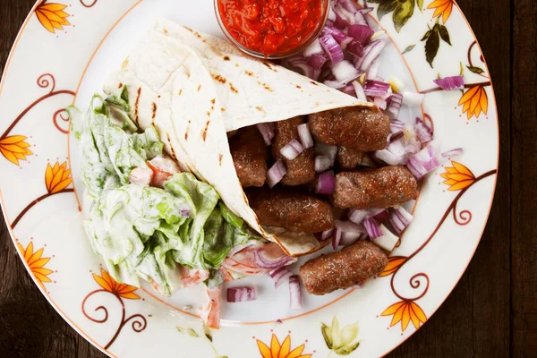Cevapcici, kebab di carne macinata bosniaca — Foto Stock