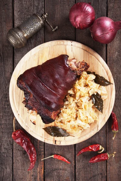 Geroosterd varkensvlees knokkel — Stockfoto