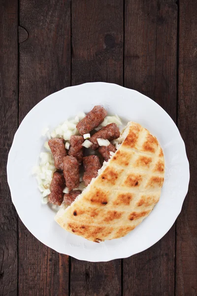 Cevapcici, kebab de carne picada bosnia — Foto de Stock