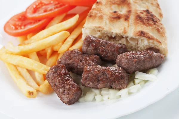 Cevapcici, bosniska malet kött kebab — Stockfoto