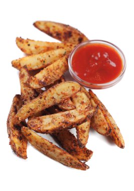 Baharatlı patates dilimleri