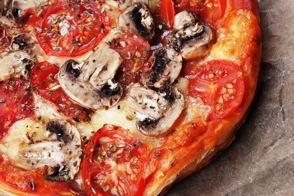 Pizza de massa folhada — Fotografia de Stock