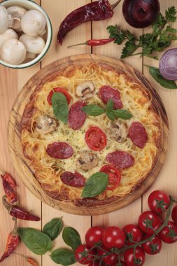 İtalyan spagetti pizza